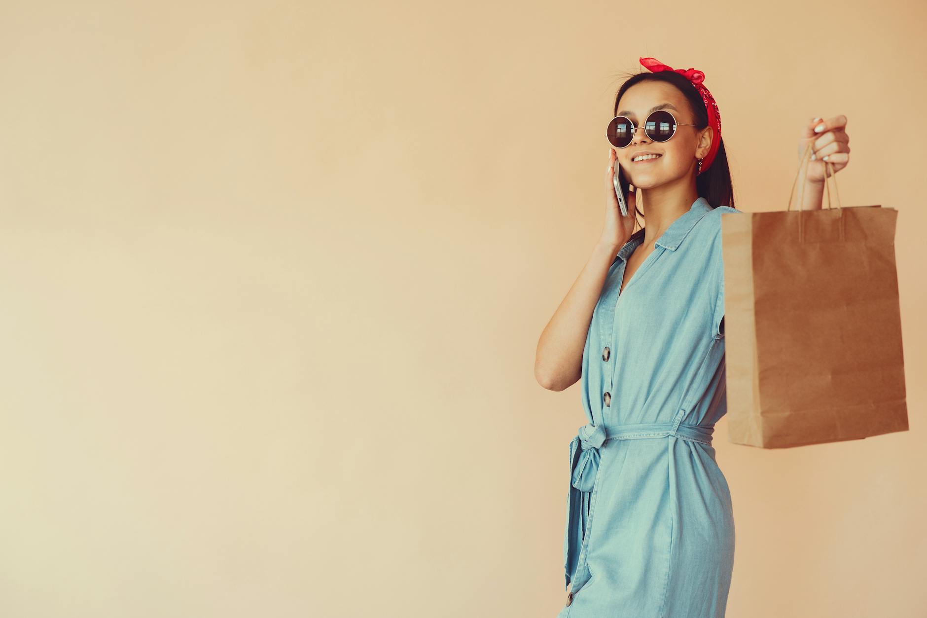 A modern, integrated ecommerce platform boosting small business discovery.